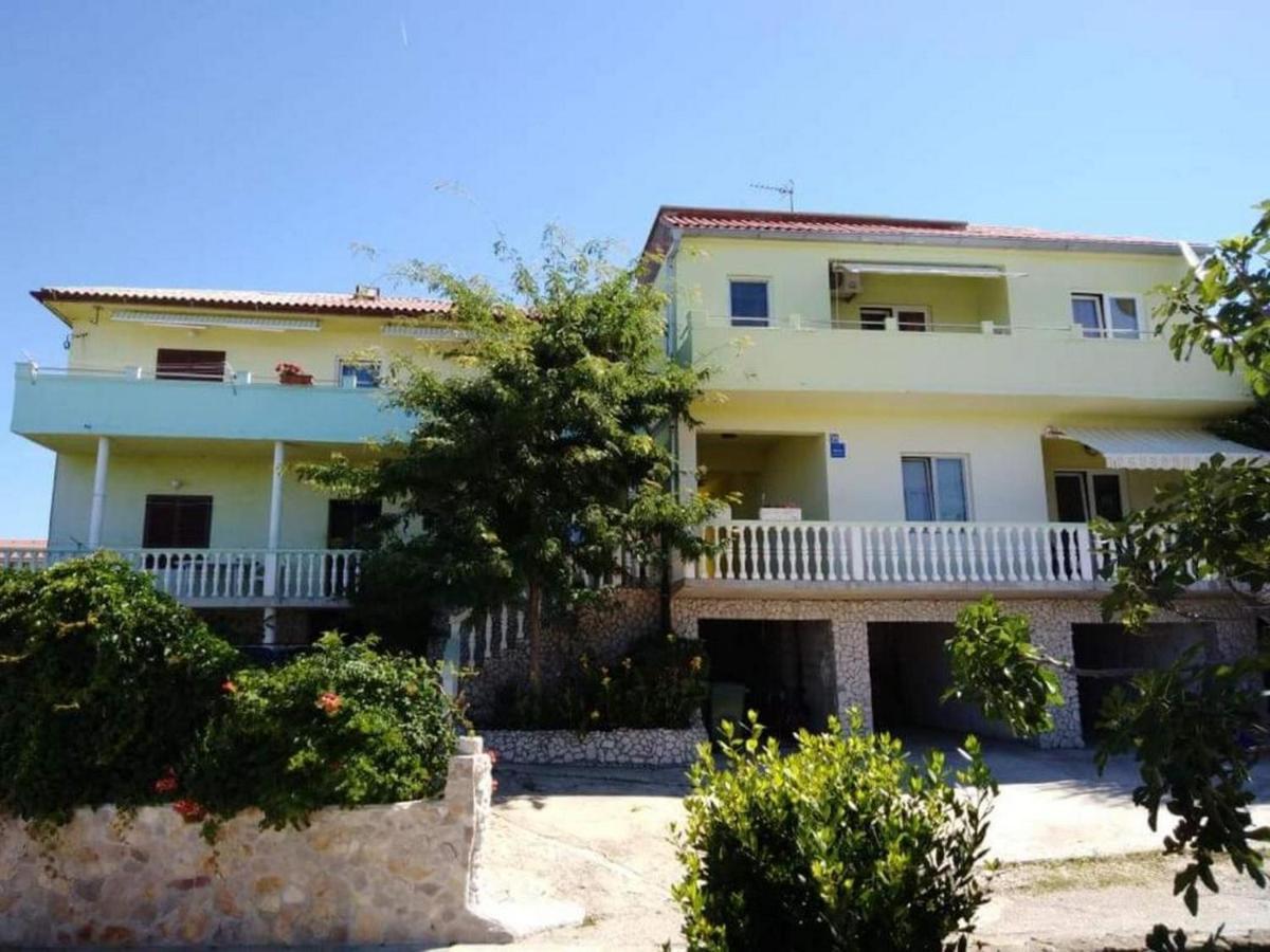 Apartments Miocic Ražanac Exterior foto