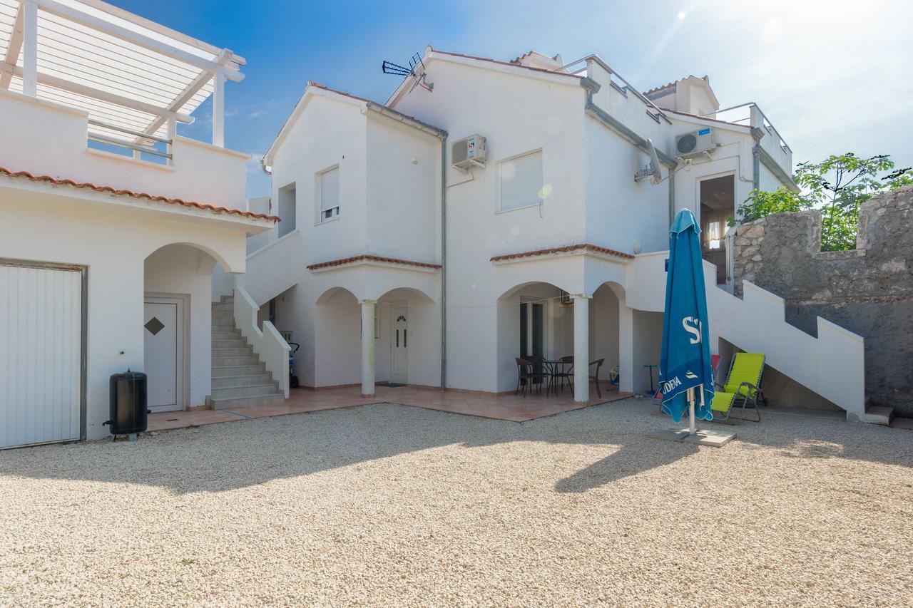 Apartments Miocic Ražanac Exterior foto