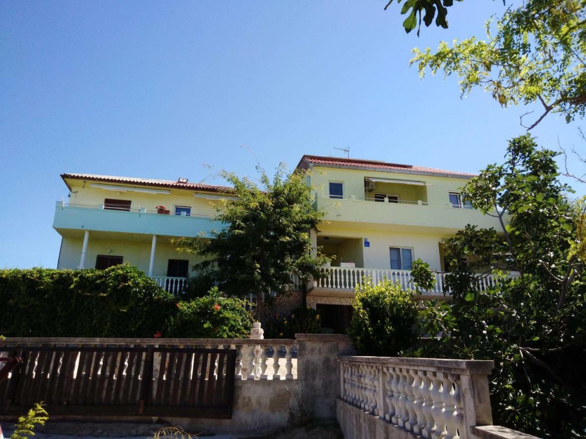 Apartments Miocic Ražanac Exterior foto